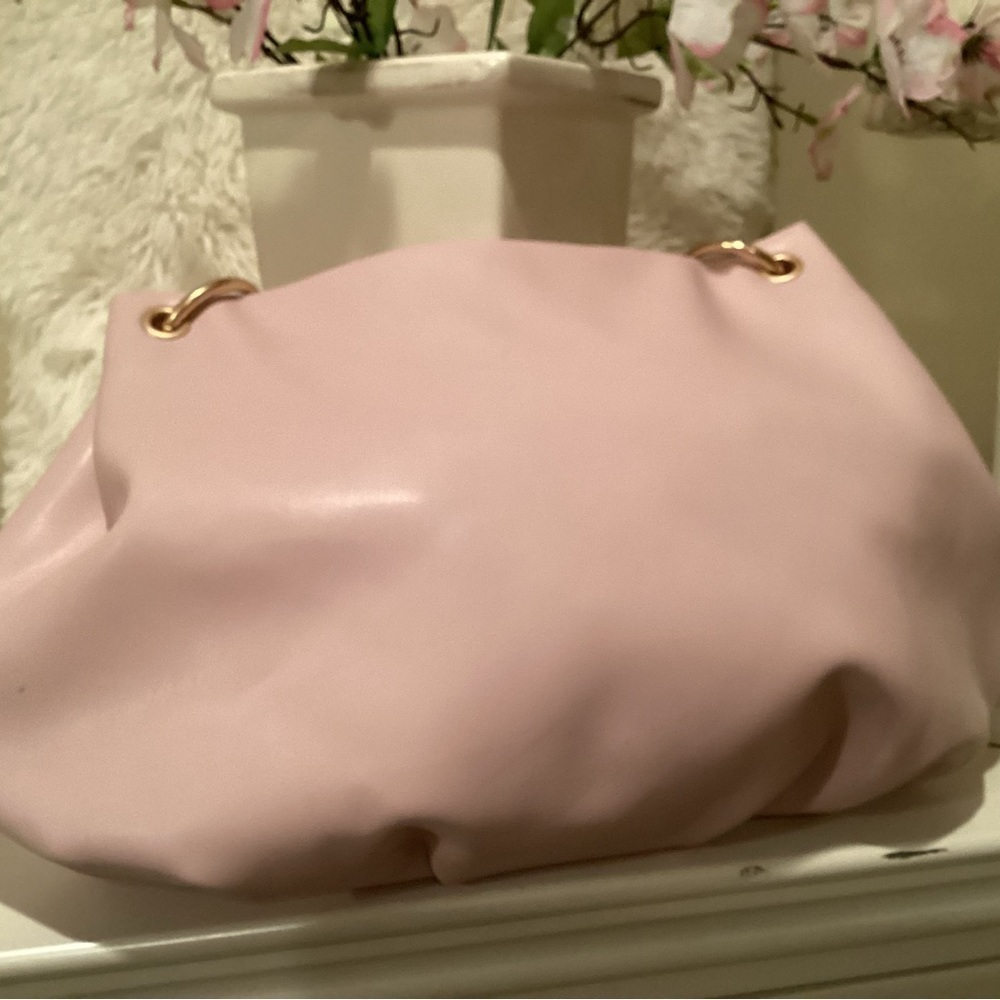 EUC, House of Want, Vegan Leather, Beautiful pink/Mauve Pocketbook, chain strap. - Picture 2 of 8